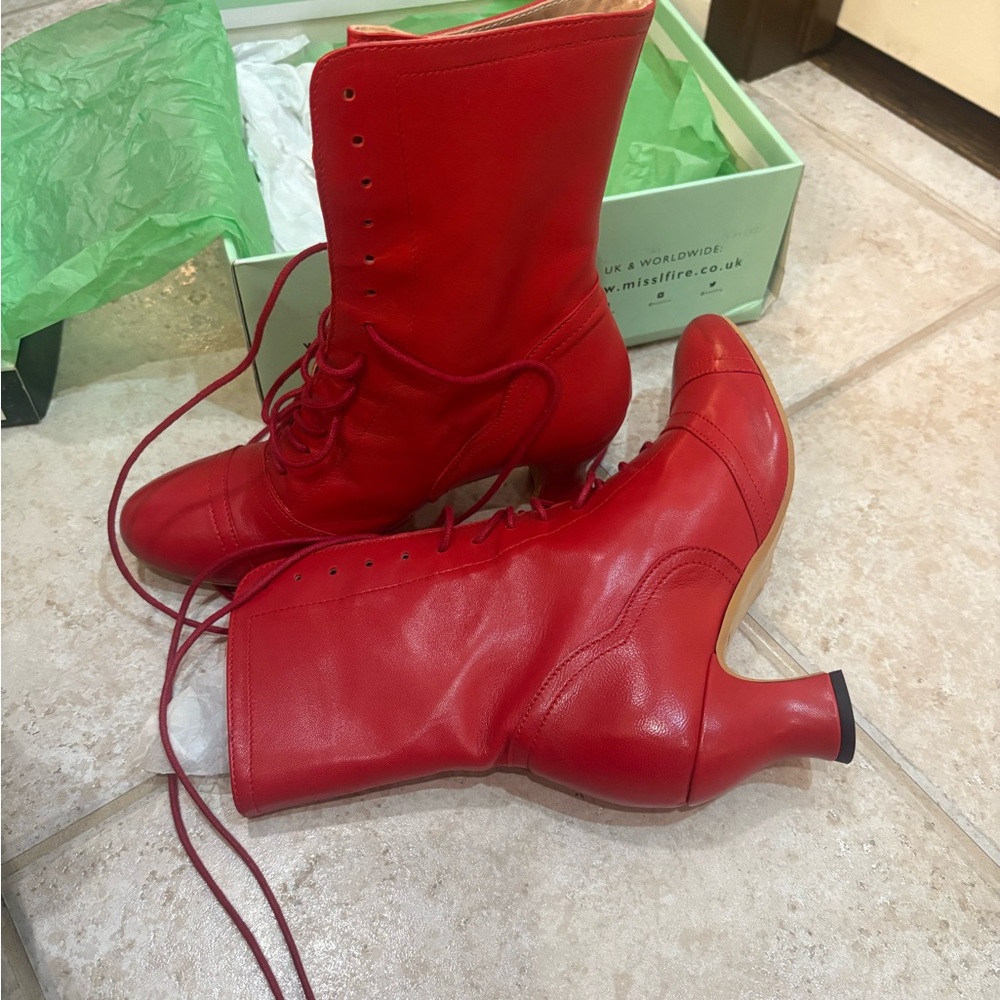 SOLD - Miss l fire 39 Frida Red Leather Women's Boots